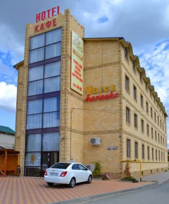 Gold Hotel