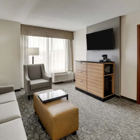 Drury Inn & Suites Birmingham Lakeshore Drive