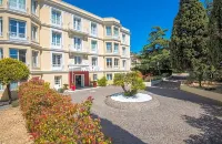 Hotel Carlton Hotels near BEAULIEU SUR MER RAILWAY STATION