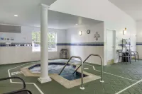 Comfort Inn & Suites - Hot Tub