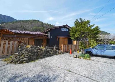 Tsuruba House Hoteles en Fujiyoshida