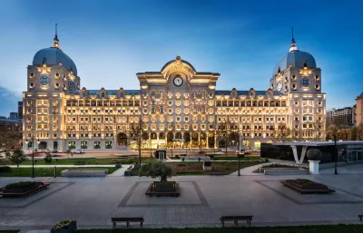 Courtyard Baku Hotels in der Nähe von Dövlәt Bayrağı Meydanı