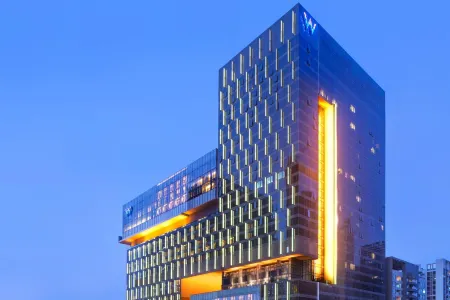 W Guangzhou Отели рядом с достопримечательностью «Guangdong Polytechnic Normal University Library»