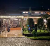 Villa kota bunga Puncak 4+1 Kamar dengan Kolam Renang Pribadi Hotel dekat PASAR RAHAYU CIPANAS