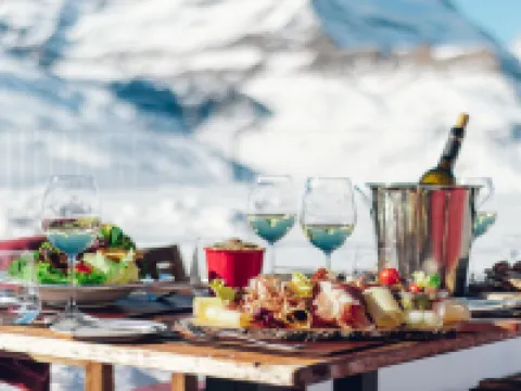 リッフェルハウス 1853 ツェルマットのホテル