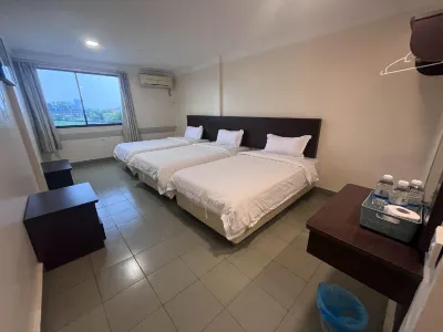 Hotel Sitiawan Hotels near Kedai Bunga My Garden