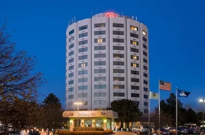 Hilton Chicago/Oak Lawn Hotel dekat Covenant Church