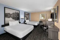 Super 8 by Wyndham Paducah I-24 Exit 4