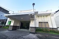 Hotel Irian Surabaya فنادق في Krembangan