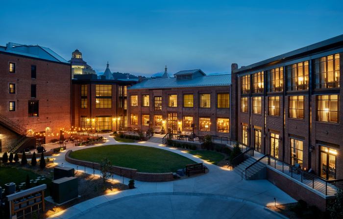 The Foundry Hotel Asheville, Curio Collection by Hilton