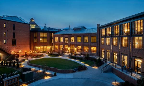 The Foundry Hotel Asheville, Curio Collection by Hilton