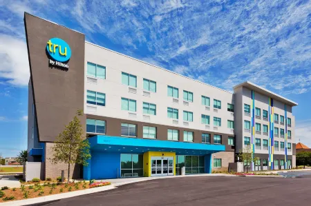 Tru 希爾頓普拉特維爾酒店