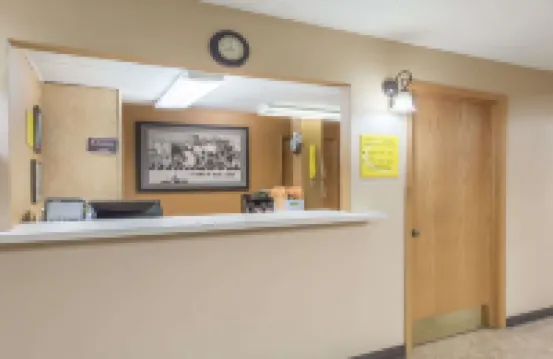 盧韋恩I-90温德姆速8酒店 羅克縣酒店