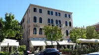 Hotel Cristallo Hotel in zona Spiaggia Lungomare d'Annunzio