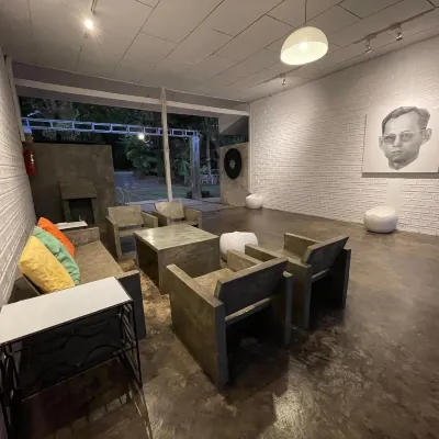 Picasjo House Hotels near Wai Chak Beach