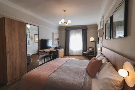 Historic Sonora Inn Отели в г. Таоламн