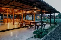 Ijen Estate Resort and Villa - Barer
