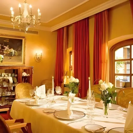 Romantik Hotel Bülow Residenz Отели рядом с достопримечательностью «Музей Эриха Кестнера»