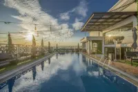 Lafayette Boutique Hotel Yogyakarta - Pools