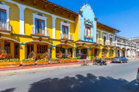 Socialtel Granada - Formerly Selina Granada Отели в г. Гранада