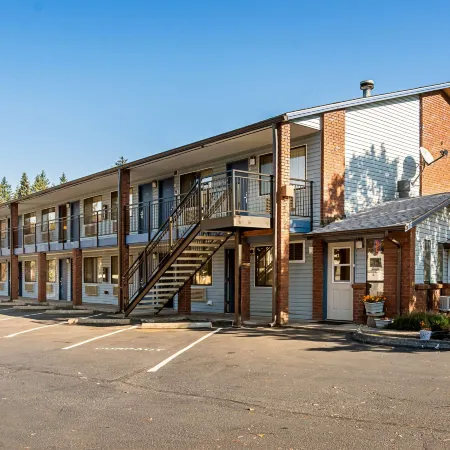Super 8 by Wyndham Vancouver East