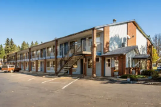 Super 8 by Wyndham Vancouver East