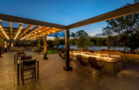 Courtyard Appleton Riverfront