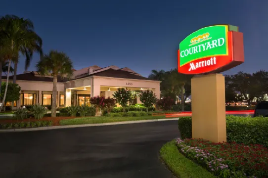 Courtyard by Marriott Fort Myers Cape Coral Hotels in Fort Myers