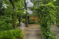 Crystal Kuruva Nature Resort & Spa - parking