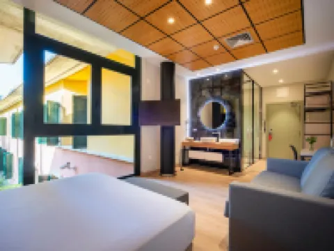 Port Jardín Milenio Hotels in Elche