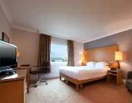 DoubleTree by Hilton Glasgow Strathclyde Hotels in Удингстон