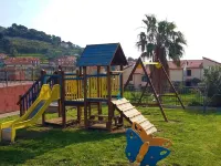 Casa Delle Margherite 2 Hotels in Cipressa