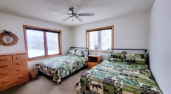 Peaceful End-Unit With Panoramic Lake Views! Perfect For All Seasons!