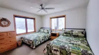 Peaceful End-Unit With Panoramic Lake Views! Perfect For All Seasons!