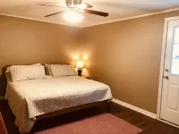Lakehouse in the heart of Georgia with huge backyard Hotels near Lucky's Liquidation