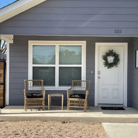 Primrose House is nestled close to Baylor & Silos!