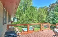 Cozy Mountain Home w/ NEW Hot Tub, Firepit & Deck w/ Views, 5 Mi. 2 Pools!