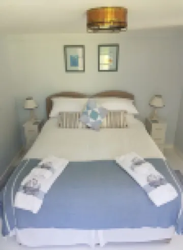 Lymington Self-Catering Garden Retreat