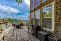 The Cowskin Cabin & Bunkhouse - Lakeview Getaway on 1/2 acre