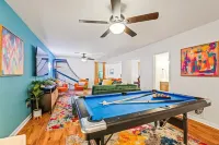 5BR Private Mountain Game Cabin! Hot Tub, Fire Pit