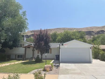 Canyons casita 25 minutes from Zion Отели в г. Харрикейн