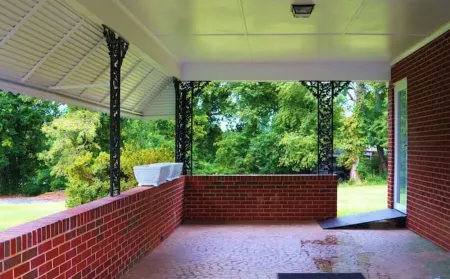 Spacious Luxury Pet Friendly Home - Entire House Отели в г. Henry County