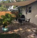 Your Happy Place Main Street Melbourne - Downtown Melbourne附近的飯店