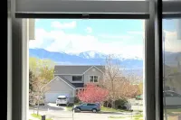 Spacious 2 KingBed 2 QueenBed Basement Apartment