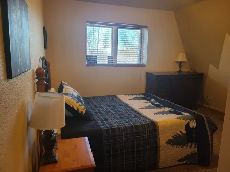 Large 20-25 Bed Residence Centrally Located - Great for Groups! Отели в г. Gateway