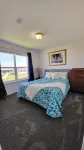 Burley HOT TUB Haven - Clean and Spacious!