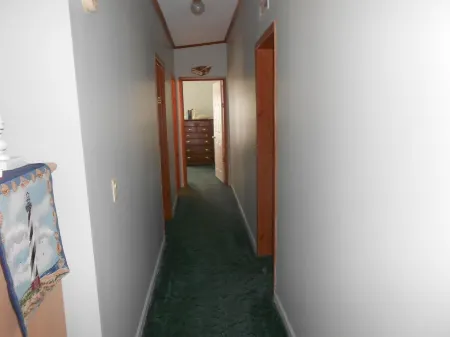 Quiet 3 bedroom, 2 Bath Home located within 1/2 mile of ferry to Cape Lookout