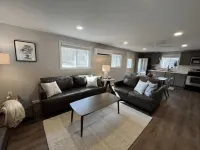 The Cottage a Cozy cabin at Table Rock Lake - two blocks to water