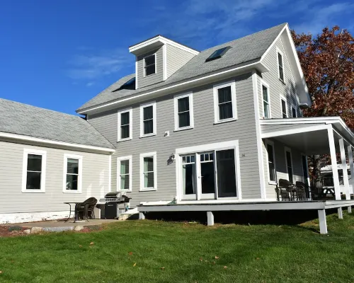 Meredith Bay - Brand New 2nd and 3rd floor Apartment in Private Home Hotels in Meredith