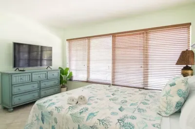 Key Colony Single Family Home w/85' DOCK+Cabana Club Access! Hotels in der Nähe von Sombrero Reef